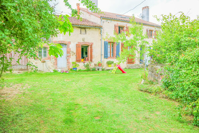 Maison à vendre à Lathus-Saint-Rémy, Vienne, Poitou-Charentes, avec Leggett Immobilier