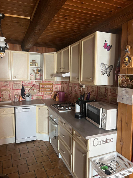 French property for sale in Saint-Bonnet-de-Condat, Cantal - €93,500 - photo 8