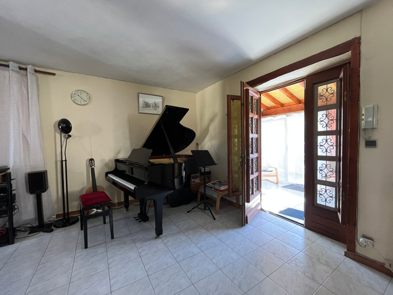 French property for sale in Vinça, Pyrénées-Orientales - €310,000 - photo 2