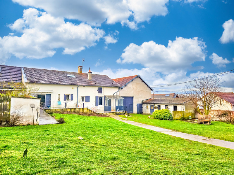 Maison à vendre à Cusset, Allier - 359.300 € - photo 1