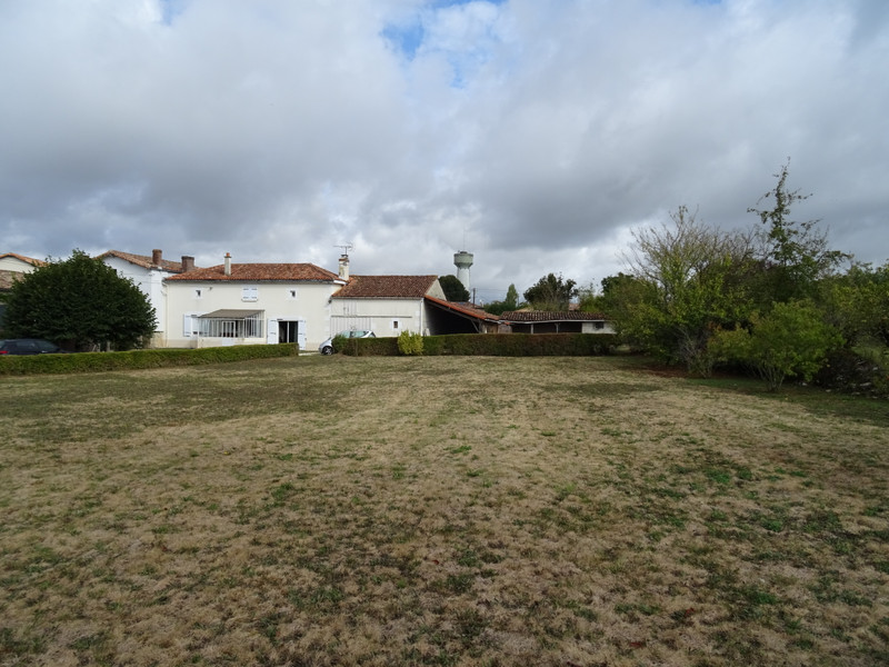 French property for sale in Saint-Macoux, Vienne - &#8364;88,000 - photo 9