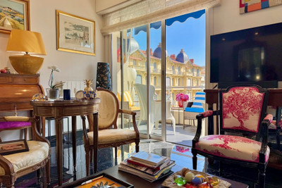 French property for sale in Nice, Alpes-Maritimes - €990,000 - photo 1
