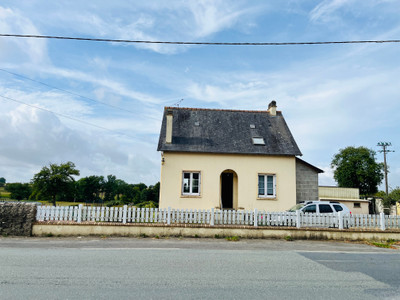 French property for sale in Neuilly-le-Vendin, Mayenne - €103,300 - photo 2