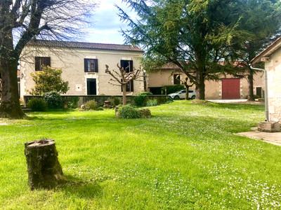 Maison à vendre à Saint-Martial, Charente, Poitou-Charentes, avec Leggett Immobilier