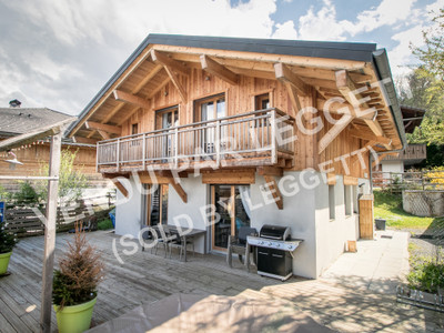 Maison à vendre à Morillon, Haute-Savoie, Rhône-Alpes, avec Leggett Immobilier