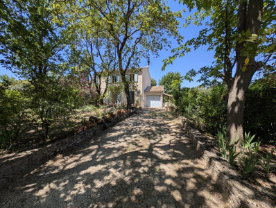 French property for sale in Maubec, Vaucluse - €485,000 - photo 7