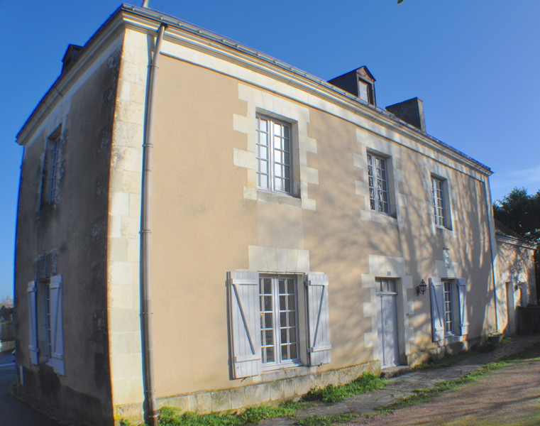 French property for sale in Noyant-Villages, Maine-et-Loire - &#8364;315,650 - photo 2