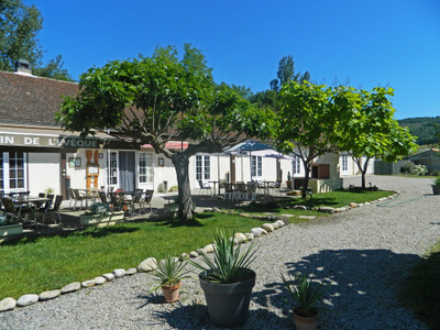 Commerce à vendre à Rivel, Aude, Languedoc-Roussillon, avec Leggett Immobilier