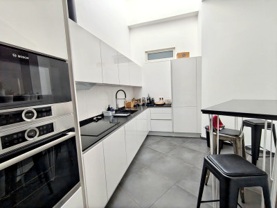 French property for sale in Bordeaux, Gironde - €890,000 - photo 3