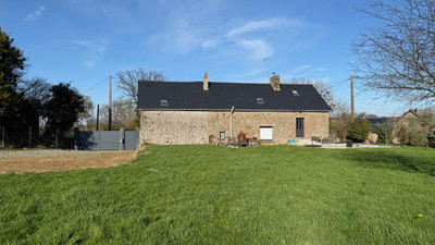 French property for sale in Lassay-les-Châteaux, Mayenne - €172,800 - photo 1