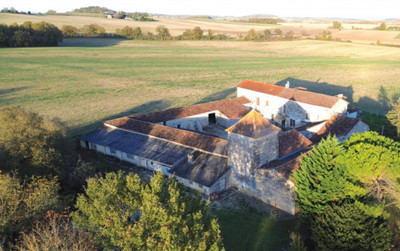 Chateau à vendre à Gurat, Charente, Poitou-Charentes, avec Leggett Immobilier