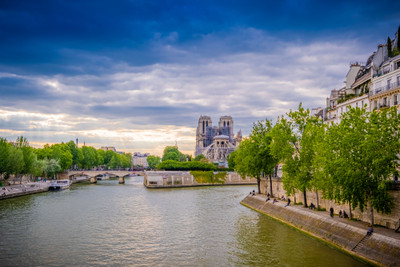 Ile de la Cité, unique au monde, appartement de rêve avec vue Seine et en face de la rosace N de Notre Dame
