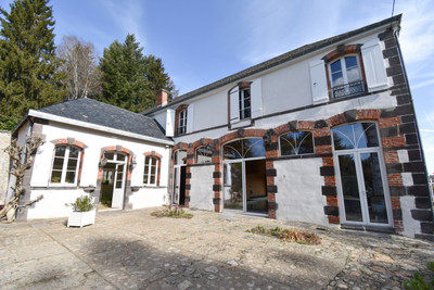 Large detached manor house with superb wellness sanctuary including indoor heated swimming pool 