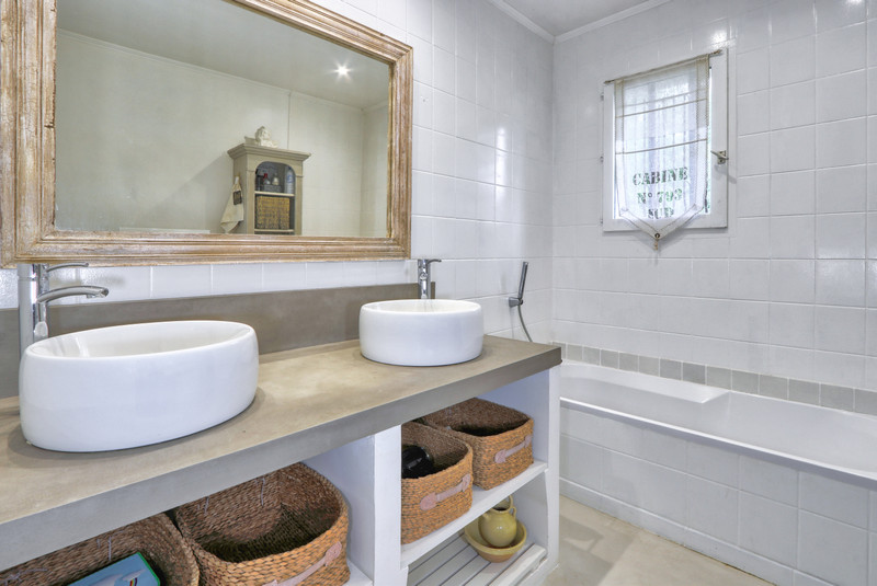 French property for sale in Rustrel, Vaucluse - €620,000 - photo 6