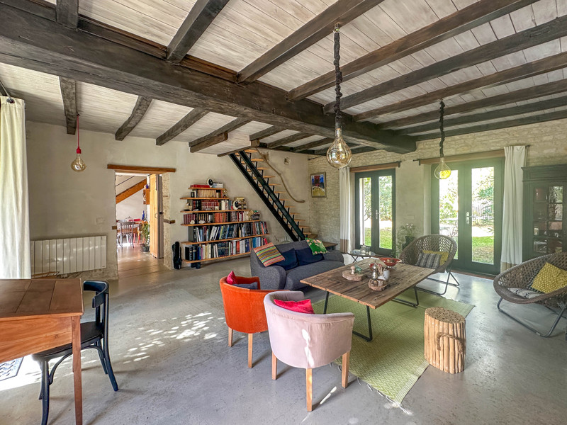 French property for sale in Aumagne, Charente-Maritime - €340,200 - photo 4