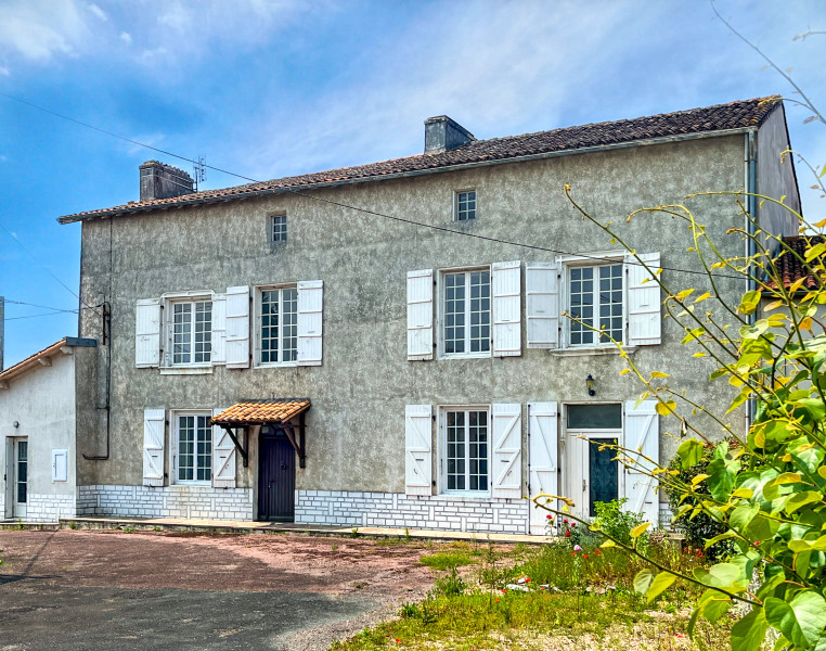 Propriété à vendre à La Magdeleine, Charente - 204 000 €