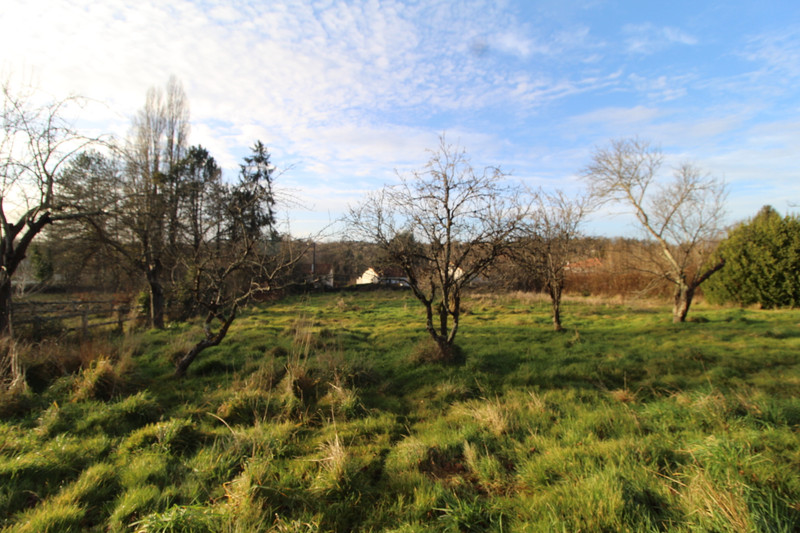 French property for sale in Confolens, Charente - €79,000 - photo 2