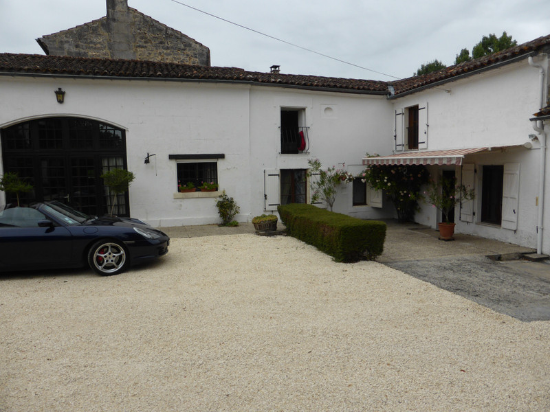 French property for sale in GRAVES, Charente - &#8364;399,000 - photo 2