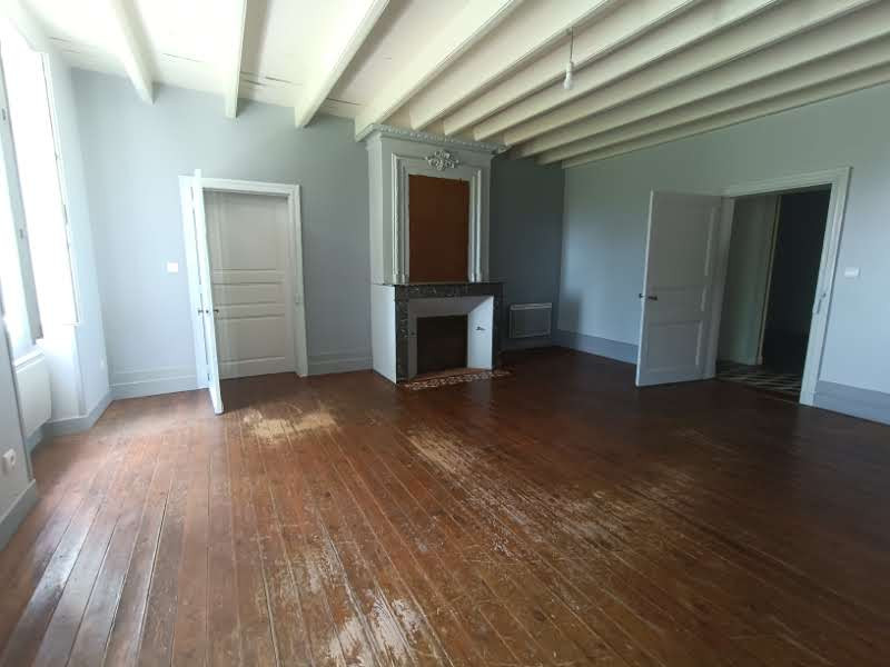 French property for sale in Cercoux, Charente-Maritime - €579,000 - photo 2