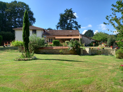 French property for sale in Terres-de-Haute-Charente, Charente - €267,500 - photo 9