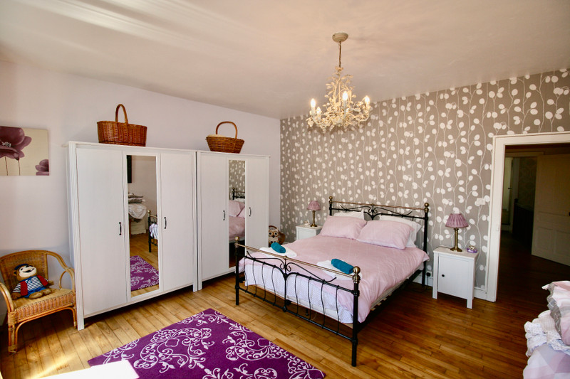French property for sale in Massignac, Charente - €107,500 - photo 4
