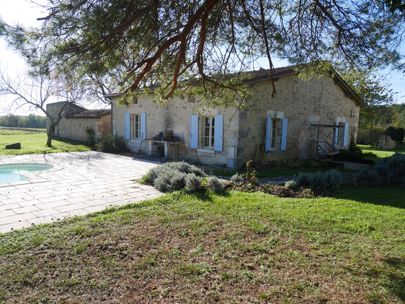French property for sale in Boisné-La Tude, Charente - €420,000 - photo 4