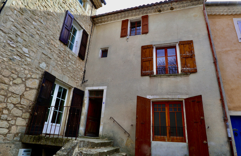 French property for sale in Saint-Michel-l'Observatoire, Alpes-de-Hautes-Provence - &#8364;379,000 - photo 2