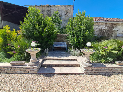 French property for sale in Siecq, Charente-Maritime - €395,000 - photo 13