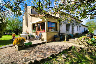 Maison à vendre à Fontenille-Saint-Martin-d'Entraigues, Deux-Sèvres, Poitou-Charentes, avec Leggett Immobilier