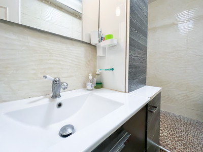 French property for sale in Clichy, Hauts-de-Seine - €375,000 - photo 12