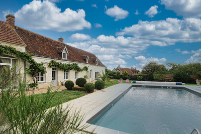 French property for sale in Amboise, Indre-et-Loire - €348,740 - photo 1