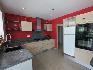 French property for sale in Saint-Genis-Laval, Rhône - €980,000 - photo 3