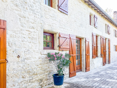 French property for sale in Saint-Martin-de-Juillers, Charente-Maritime - €350,000 - photo 9