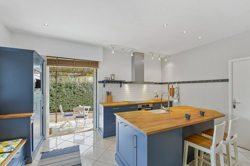 French property for sale in Antibes, Alpes-Maritimes - &#8364;2,250,000 - photo 7