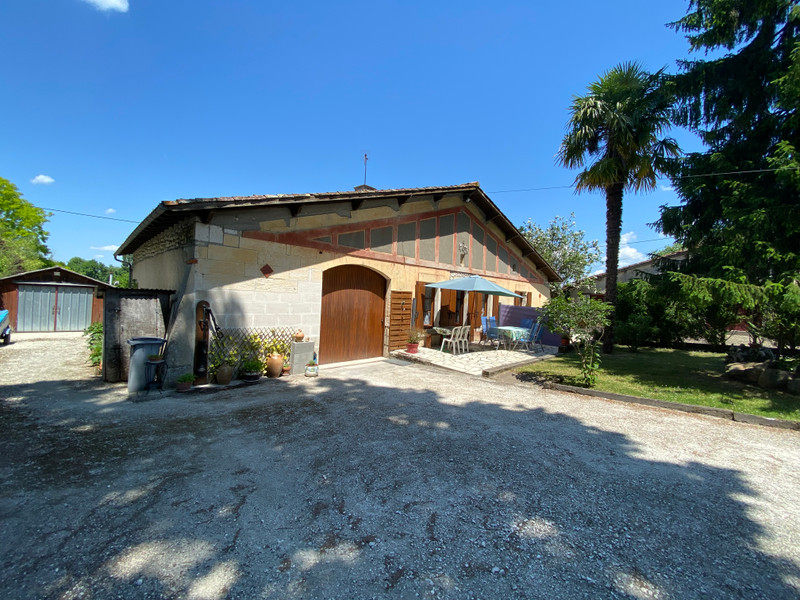 French property for sale in Guimps, Charente - €235,400 - photo 3