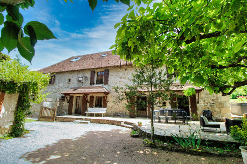 Maison à vendre à Abjat-sur-Bandiat, Dordogne - 299.800 € - photo 1