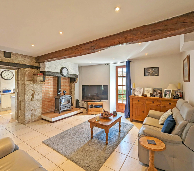 French property for sale in Lauzun, Lot-et-Garonne - €499,000 - photo 1
