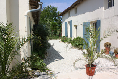 French property for sale in Mortagne-sur-Gironde, Charente-Maritime - €287,830 - photo 2