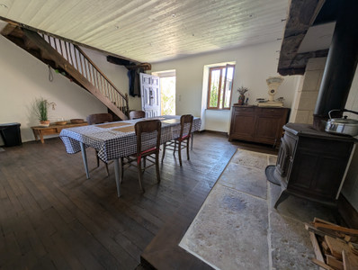 French property for sale in Lanuéjouls, Aveyron - €239,400 - photo 2