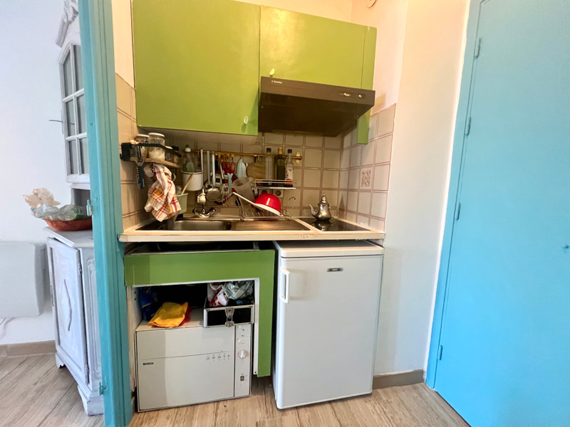 French property for sale in Cannes, Alpes-Maritimes - €150,000 - photo 2