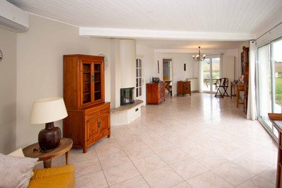 French property for sale in Lanta, Haute-Garonne - €998,000 - photo 2