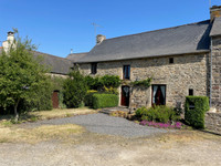 French property, houses and homes for sale in Saint-Vincent-sur-Oust Morbihan Brittany