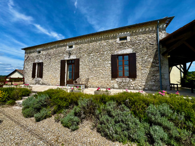 French property for sale in Thénac, Dordogne - €419,950 - photo 2