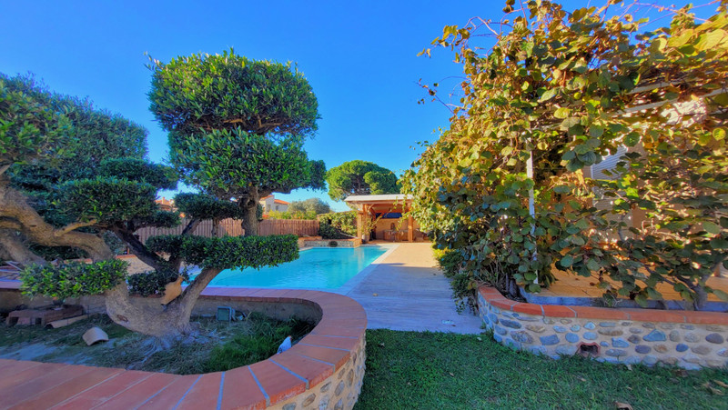 French property for sale in Villelongue-de-la-Salanque, Pyrénées-Orientales - €565,000 - photo 0