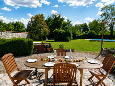 French property for sale in Aumagne, Charente-Maritime - €300,000 - photo 1