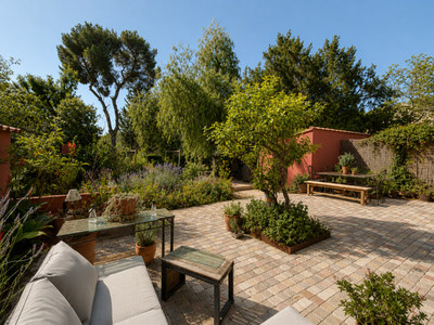 French property for sale in Toulon, Var - €399,999 - photo 3