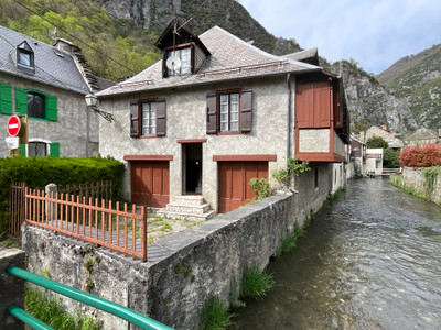 French property for sale in Saint-Béat-Lez, Haute-Garonne - €114,000 - photo 1