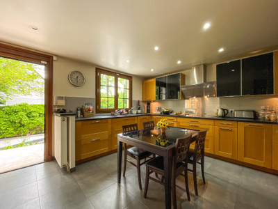 French property for sale in Orry-la-Ville, Oise - €538,999 - photo 2