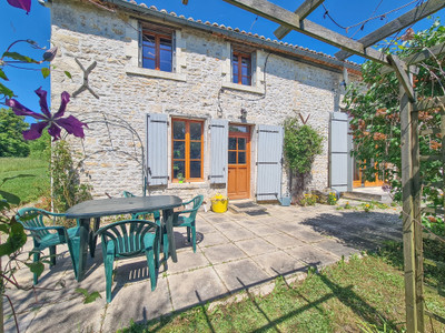 Maison à vendre à Couture, Charente, Poitou-Charentes, avec Leggett Immobilier
