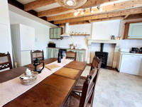 Maison à vendre à Terres-de-Haute-Charente, Charente - 180.036 € - photo 5